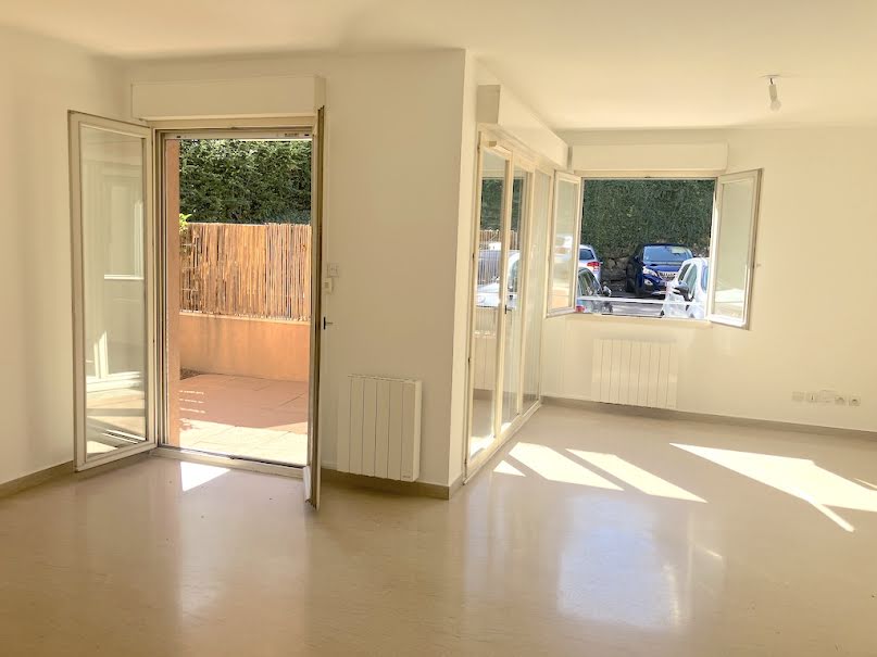 Location  appartement 3 pièces 70 m² à Dardilly (69570), 1 190 €