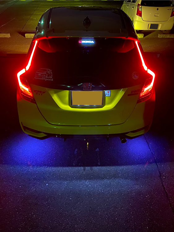 フィットのホンダフィットRS・夜空と愛車・夜間撮影・プレミアムイエローパールⅡ・電光に関するカスタム事例の投稿画像2枚目