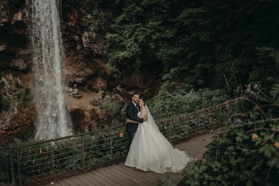 Fotógrafo de casamento Eszter Kelemen (esztellwedding). Foto de 8 de junho 2021