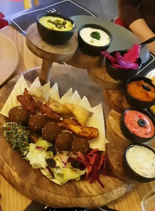 SKP Veg Mezze Platter