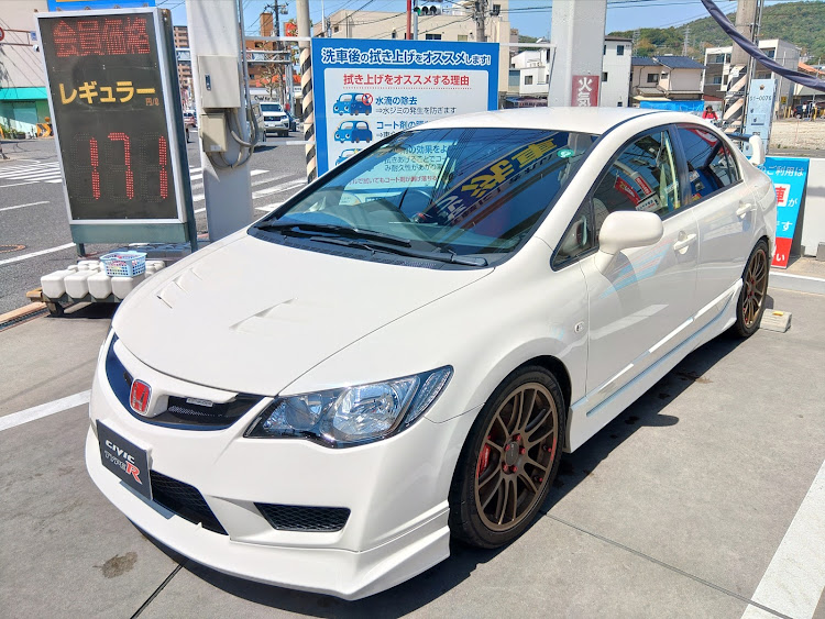 シビックタイプRのボディー磨き・洗車・ラジエーター交換に関するカスタム事例の投稿画像1枚目