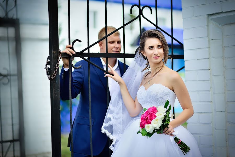 Fotografo di matrimoni Elena Raevskaya (leonflo). Foto del 11 novembre 2018