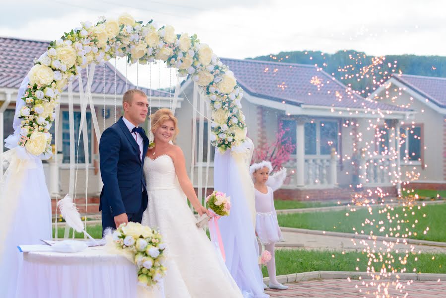 Esküvői fotós Nadezda Mamontova (mesmerizephoto). Készítés ideje: 2016 szeptember 29.
