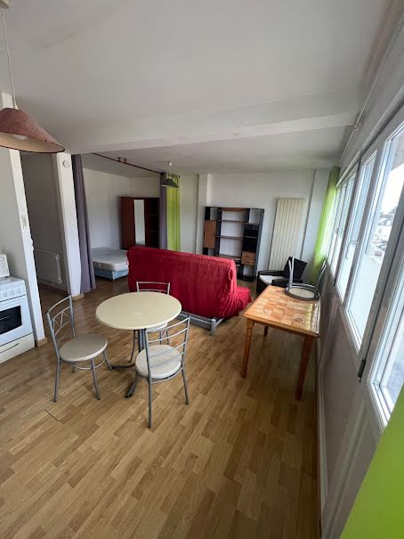 Location  appartement 1 pièce 39 m² à Guise (02120), 420 €