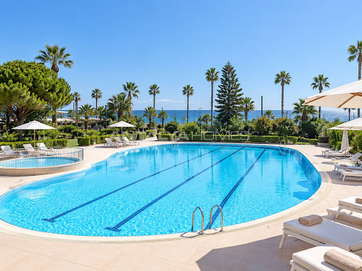 Apartment with pool 4