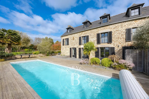 House with pool 5