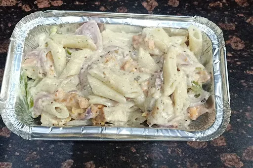 White Sauce Chicken Pasta