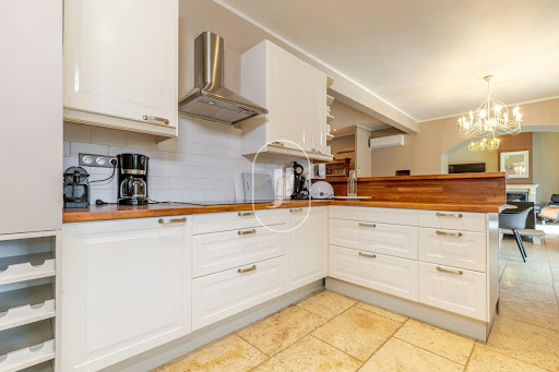 Villa avec piscine et terrasse 3