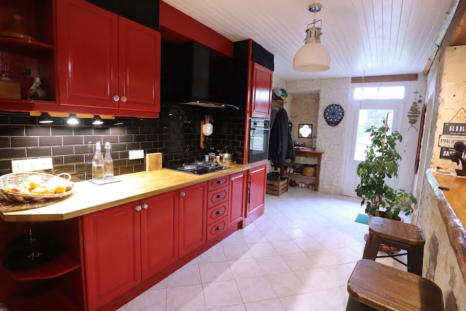 Vente maison 7 pièces 130 m² à Alloinay (79370), 174 000 €