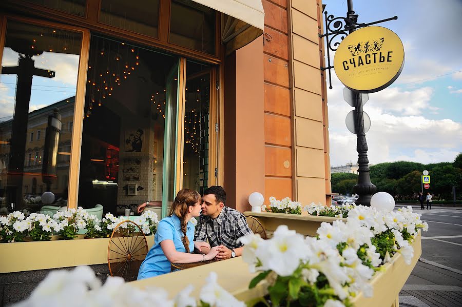 Fotógrafo de casamento Oksana Kraft (oksankakraft). Foto de 15 de agosto 2015