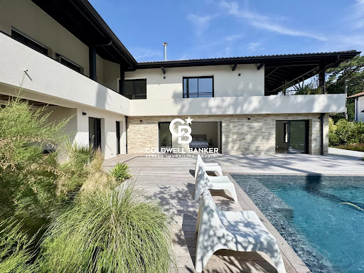 House with terrace 1