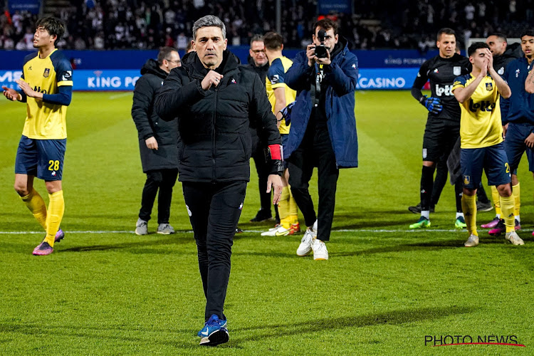 Mazzu zette direct na de match zijn spelers op hun plaats, Union deelt de beelden: "Onmogelijk om zo'n helft te spelen!"