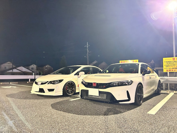 シビックタイプRのRAYS VOLKRACING・ツライチ・FL5・シビックタイプR・あけましておめでとうございますに関するカスタム事例の投稿画像1枚目