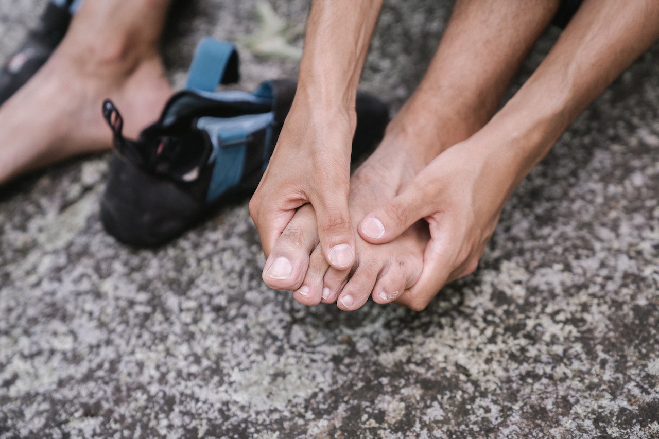 how to use foot massager on a sore foot