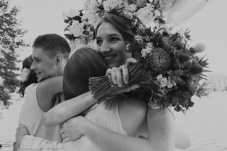 結婚式の写真家Arina Miloserdova (miloserdovaarin)。2017 10月13日の写真