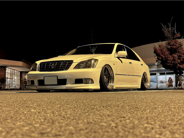 クラウンアスリートの来年もよろしくお願いします・326power・チャクリキDAMPER・SSR wheels・SSR TF1に関するカスタム事例の投稿画像1枚目