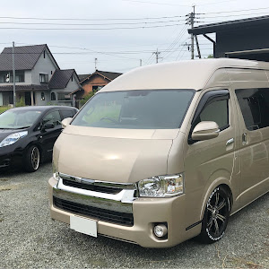 ハイエースバン
