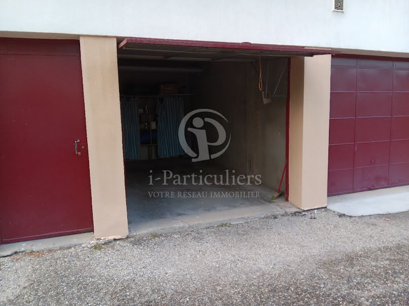 Vente parking  16 m² à Vienne (38200), 20 000 €