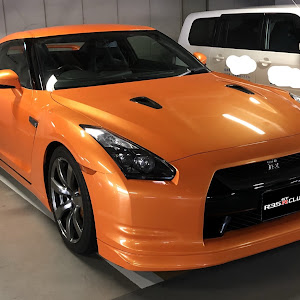 NISSAN GT-R