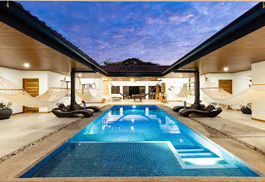 Villa with pool 8