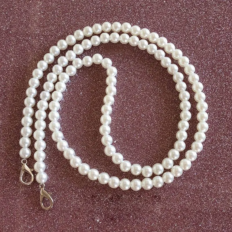 Title 4, Acessórios com correntes de pérolas Elegância a...
