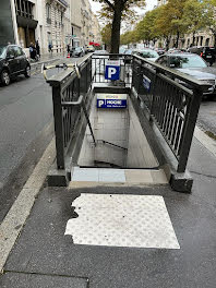 parking à Paris 8ème (75)