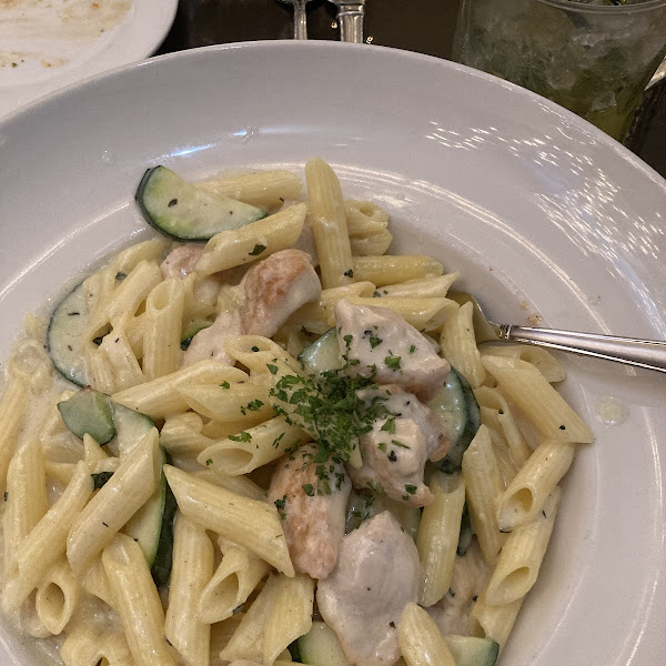 Alfredo with chicken and zucchini