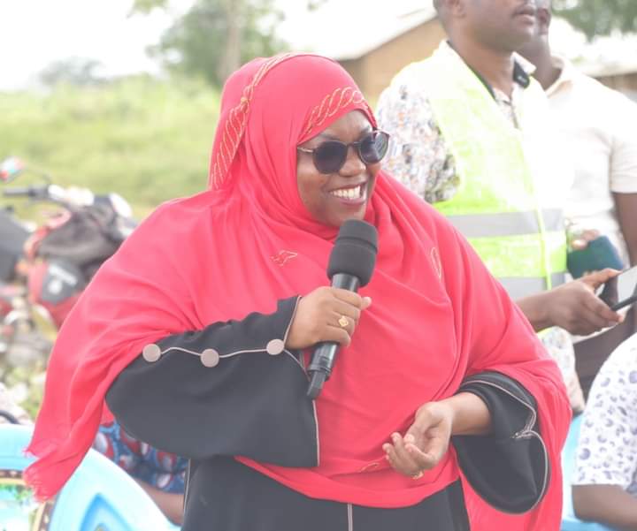 Kwale Governor Fatuma Achani addresses residents at Lutsangani-Chizipwa in Mwavumbo ward, kinango sub-county on Tuesday, June 20 , 2023.