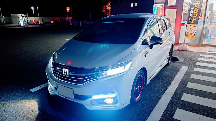 シャトルの車中休憩中・こいつも愛車(≧∇≦)bに関するカスタム事例の投稿画像1枚目
