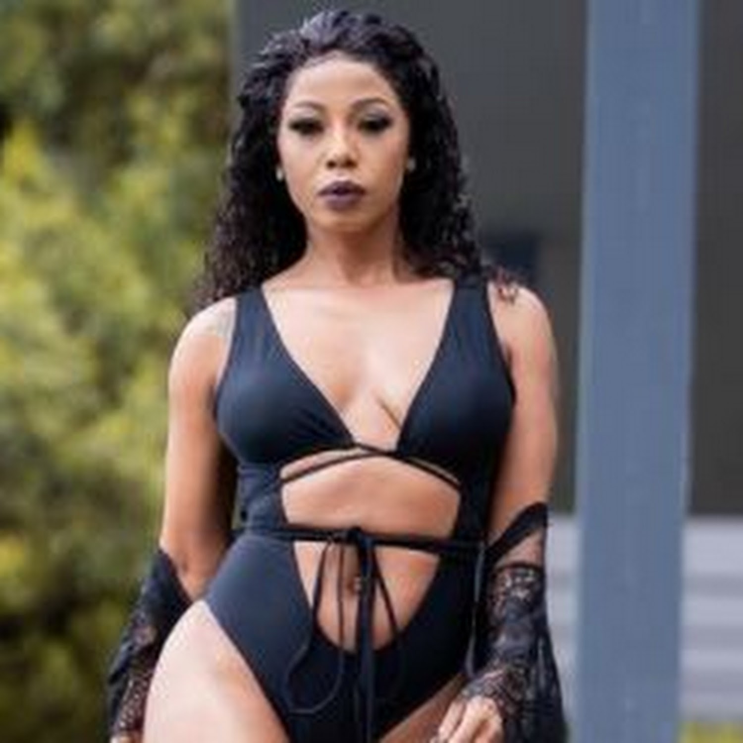 Kheli Khumalo Sex Porn - WATCH | Fuming Kelly Khumalo slams body shamers: I happen to love my fat