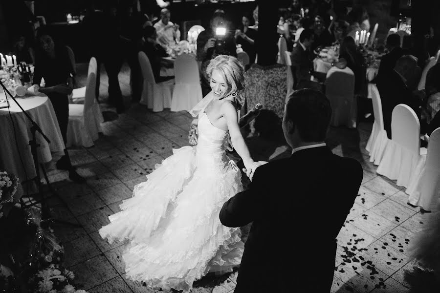 Fotógrafo de casamento Vitaliy Agababyan (agababjan). Foto de 30 de janeiro 2016