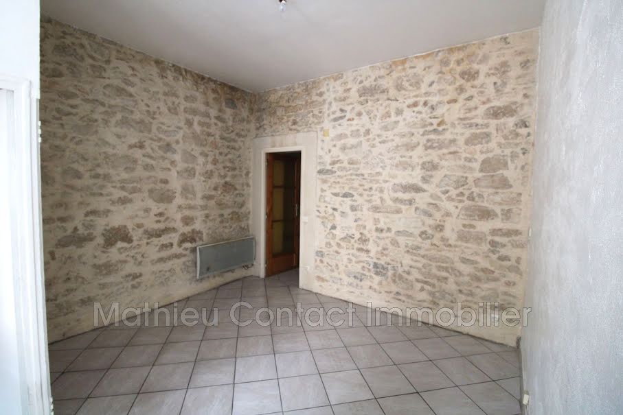 Location  appartement 2 pièces 50.2 m² à Nimes (30000), 485 €