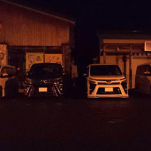 ヴォクシー ZRR85W