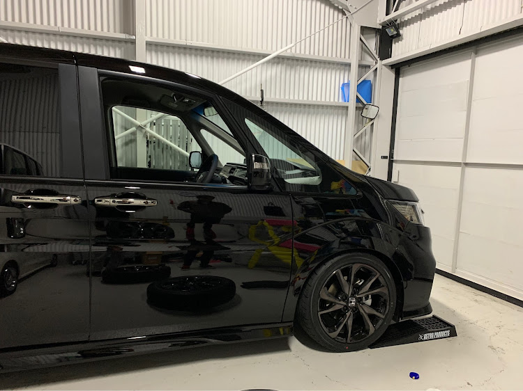ステップワゴンのステップワゴンスパーダ・rp5・車高調・ホイール・8J+50に関するカスタム事例の投稿画像7枚目