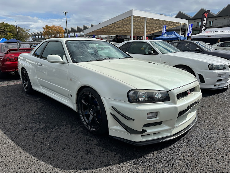 スカイライン GT-Rのいつもイイネ&コメントありがとうございます🙇‍♂️・R’smeeting2023・富士スピードウェイ・いつもの仲間と参加しました〜🤗・行きも帰りも5台の玉突き事故で大渋滞😮‍💨車は十分気をつけて運転しましょうね👆に関するカスタム事例の投稿画像17枚目
