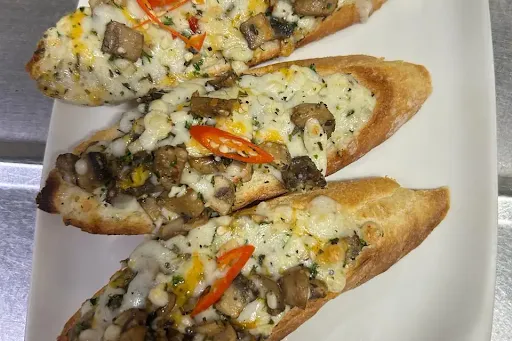 Crostini Con Funghi E Formaggio Piccante