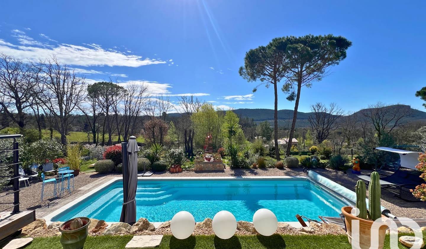 Maison avec piscine Bagnols-en-Forêt