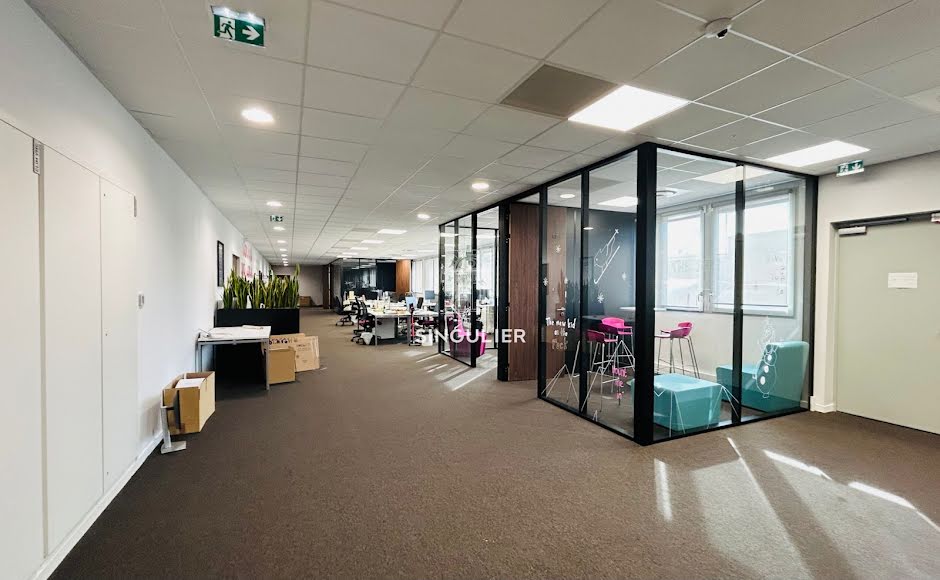 Location  locaux professionnels  512.84 m² à Marcq-en-Baroeul (59700), 6 411 €