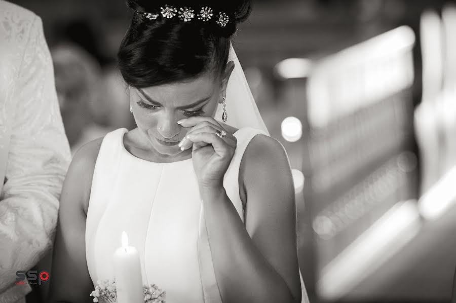 Fotógrafo de casamento Claudiu Ardelean (claudiuardelean). Foto de 22 de junho 2016