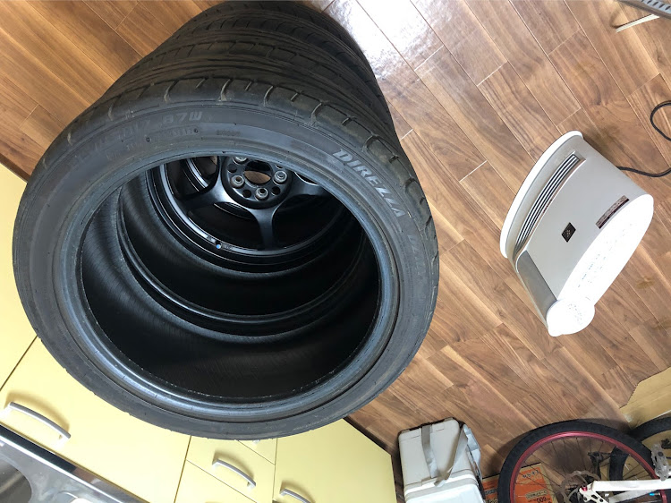 86のタイヤ増殖・寒い時はタイヤあっためましょう・皆さま本日もお疲れ様ですに関するカスタム事例の投稿画像1枚目