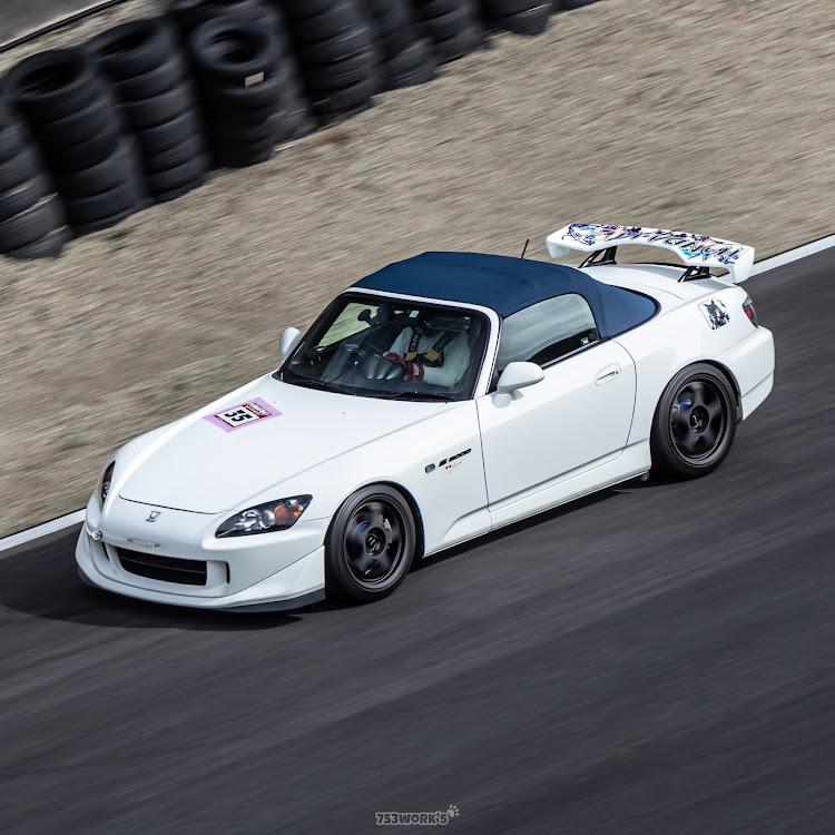 S2000の写真ありがとうございます🙇‍♂️・写真撮られたら嬉しい・走っても置いても映える車を目指して・リフレッシュ頑張ろうに関するカスタム事例の投稿画像1枚目