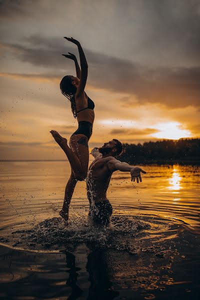 Fotógrafo de casamento Dima Voinalovich (voinalovich). Foto de 17 de dezembro 2020