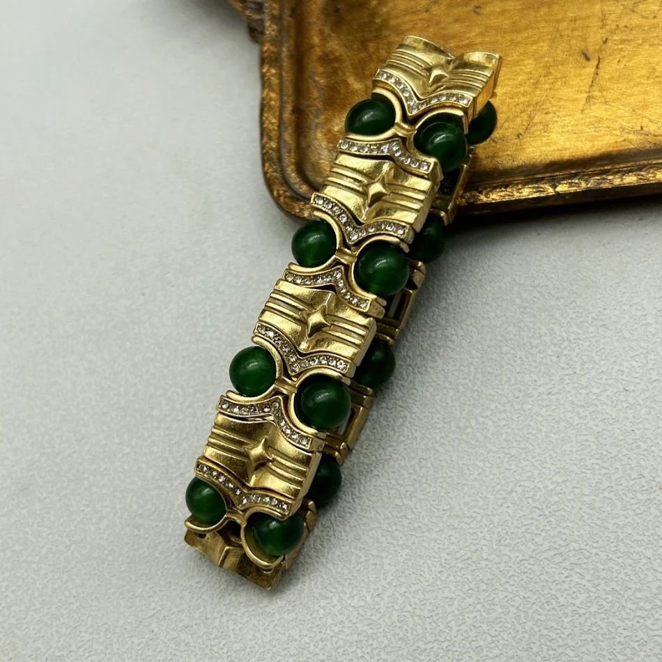 Pulseira vintage ocidental de pérolas e pedra ágata, simples, fashion e combinável com tudo, joia antiga para um visual atemporal.
