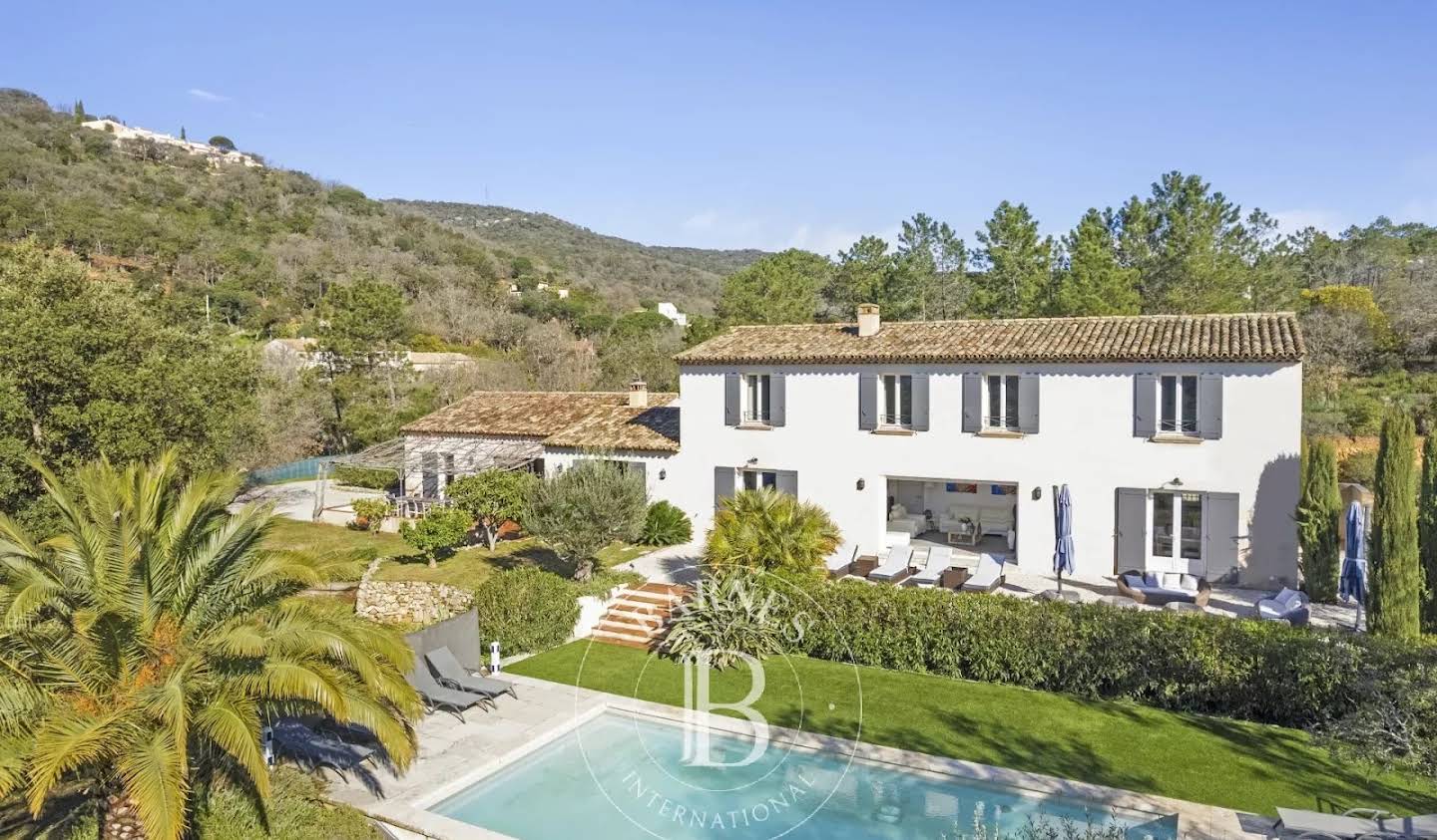 Villa with pool Grimaud