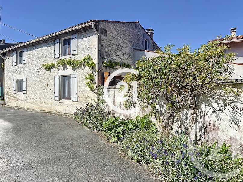 Vente maison 8 pièces 168 m² à Brives-sur-Charente (17800), 348 000 €