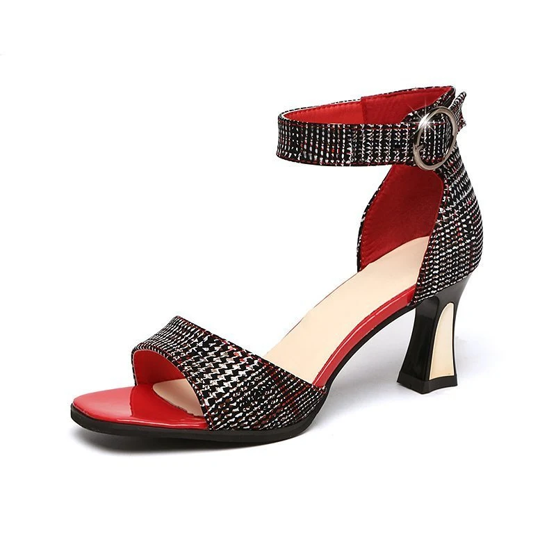 Buty damskie One Word na obcasie, kwadratowy nosek, gruby obcas, średni wysoki, rzymskie. Idealne na wiele okazji, stylowe i wygodne.
