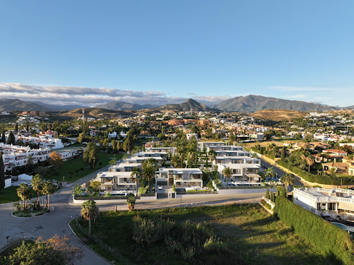 Villa avec piscine et terrasse 2