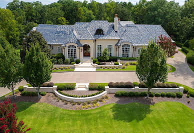 House with pool and terrace 1