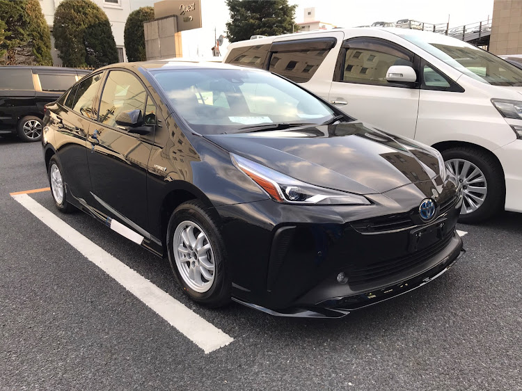 プリウスの納車しました・DIYに関するカスタム事例の投稿画像1枚目