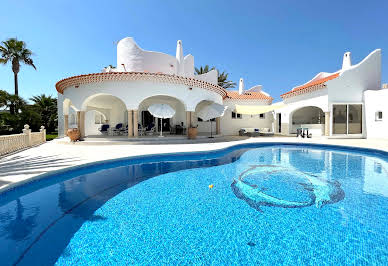 House with garden and terrace 18